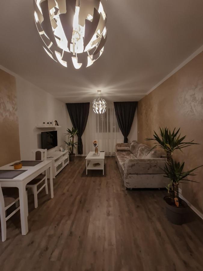 Immocity Oradea Bagian luar foto