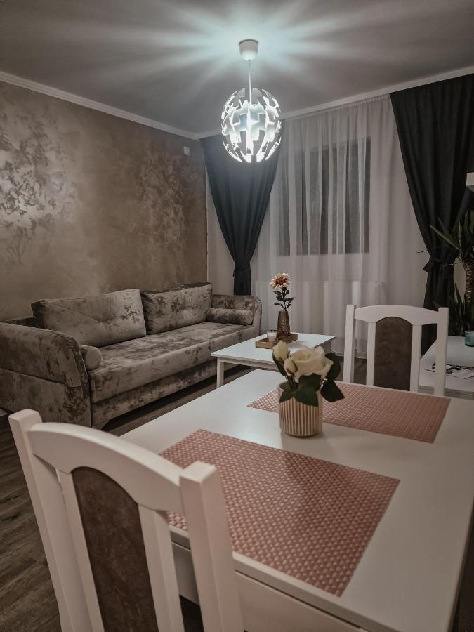Immocity Oradea Bagian luar foto