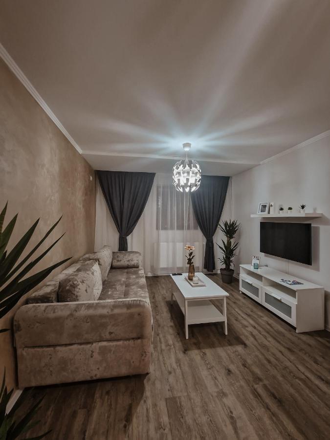 Immocity Oradea Bagian luar foto